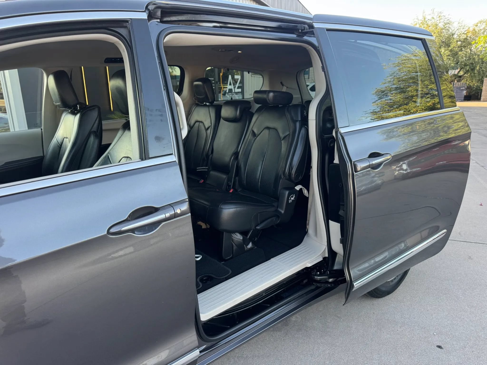 Used 2017 Chrysler Pacifica Touring-L Plus FWD image 28