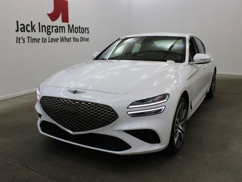 Used 2025 Genesis G70 2.5T image 2