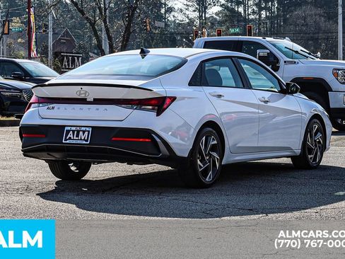 Used 2025 Hyundai Elantra Sport FWD image 5