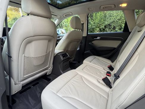 Used 2015 Audi Q5 2.0T Premium Plus w/ Technology Package image 12