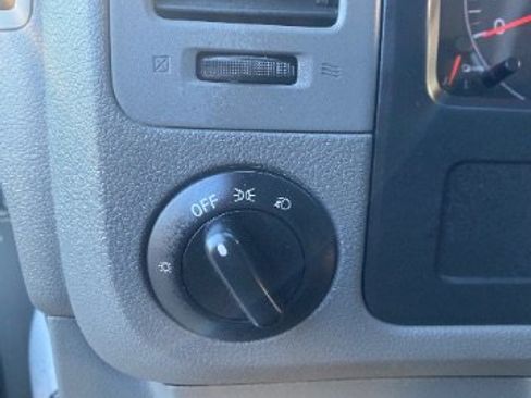 Used 2020 Nissan NV 2500 S image 19