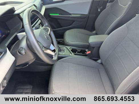 Used 2024 Volkswagen Taos SE FWD image 12