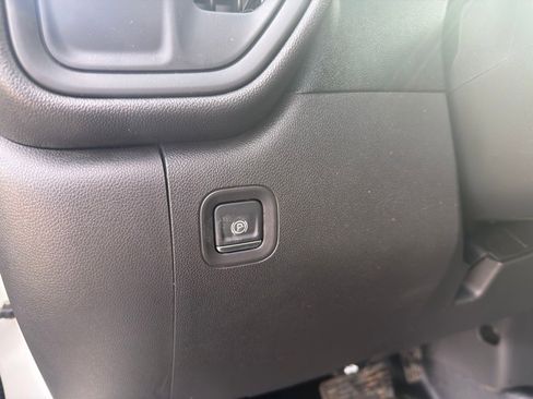 Used 2020 GMC Sierra 1500 2WD Regular Cab image 14