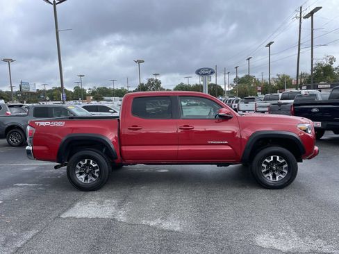 Used 2023 Toyota Tacoma TRD Off-Road image 2