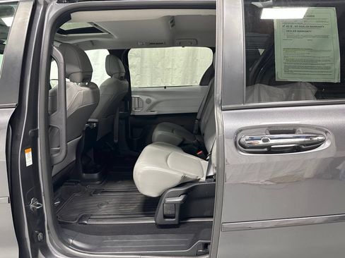 Used 2025 Toyota Sienna XLE w/ XLE Plus Package AWD/4WD image 46