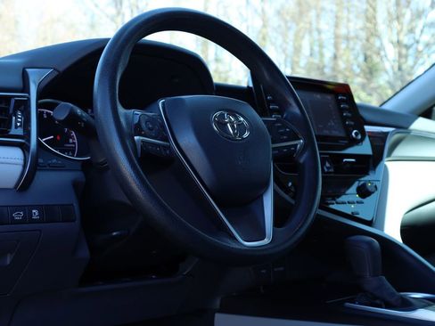 Used 2024 Toyota Camry LE image 6