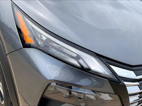 Used 2026 Nissan Rogue SL FWD image 30