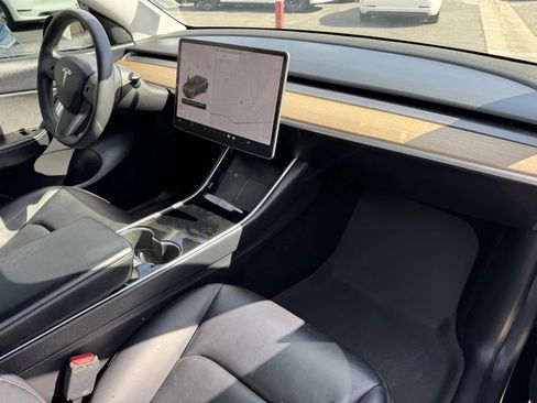 Used 2020 Tesla Model Y Long Range image 5