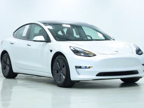 Used 2022 Tesla Model 3 Long Range AWD/4WD image 3