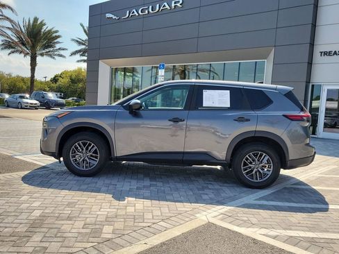 Used 2025 Nissan Rogue S image 2