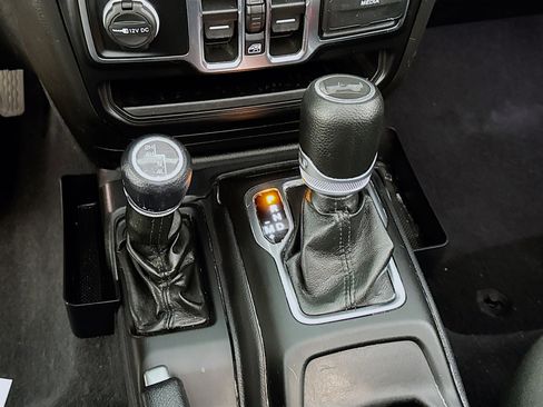 Used 2022 Jeep Wrangler Unlimited Sport w/ Sun And Sound Package image 21