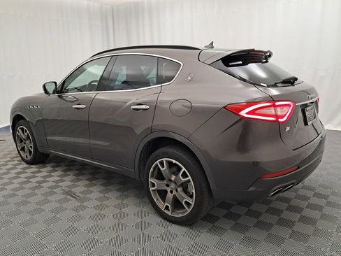 Used 2017 Maserati Levante w/ Sport Package image 4