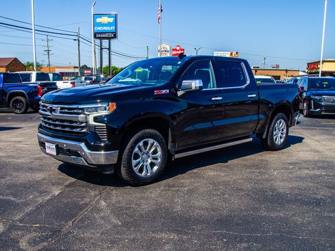 Used 2023 Chevrolet Silverado 1500 LTZ w/ LTZ Premium Package AWD/4WD image 3