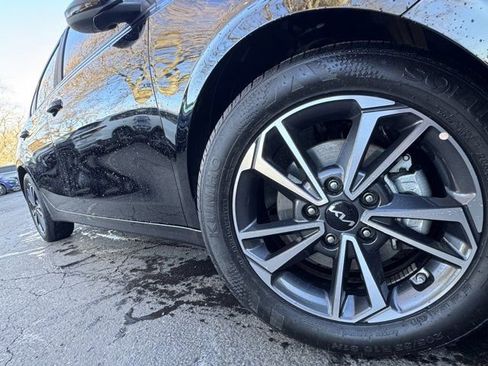 Used 2024 Kia Forte LXS image 5