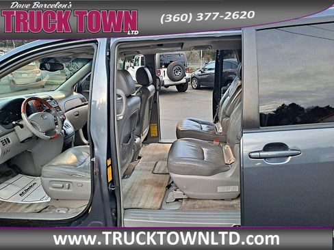 Used 2006 Toyota Sienna XLE Limited image 12