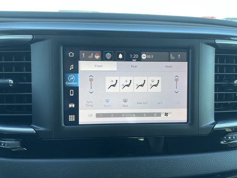 Used 2024 Chrysler Voyager LX image 18