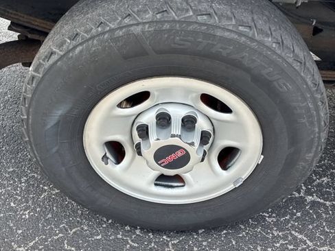 Used 2019 GMC Savana 2500 w/ Driver Convenience Package RWD image 11