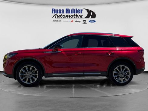 Used 2022 Lincoln Corsair AWD w/ Premium Package image 2