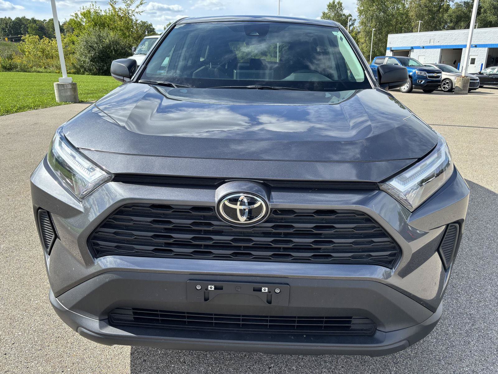 Used 2025 Toyota RAV4 LE AWD/4WD image 8