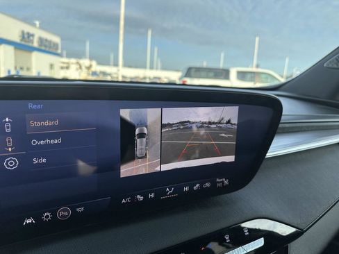 Used 2025 Buick Enclave Preferred image 30