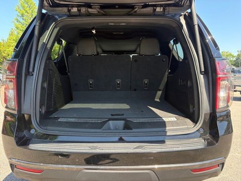 Used 2021 Chevrolet Suburban RST w/ Luxury Package AWD/4WD image 18