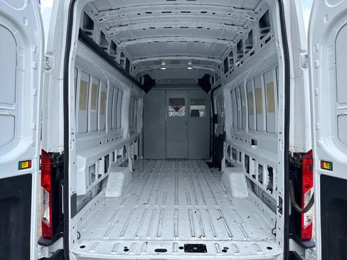 Used 2023 Ford Transit 250 148 High Roof Extended image 6