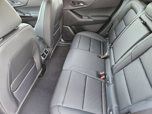 New 2027 Chevrolet Equinox LT w/ Convenience Package II FWD image 27