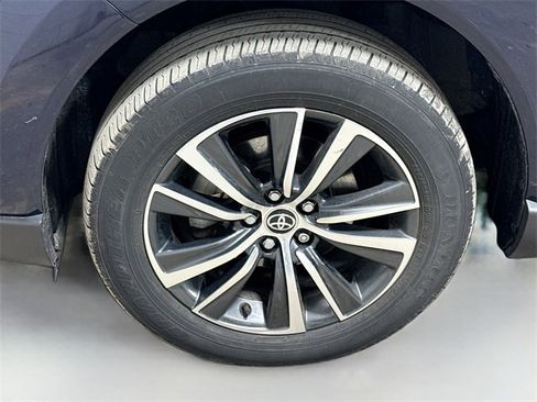 Used 2023 Toyota Venza LE image 31