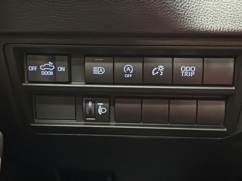 Used 2022 Toyota Tundra SR5 AWD/4WD image 30