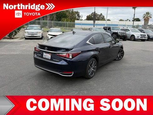 Used 2024 Lexus ES 300h w/ Premium Package FWD image 4