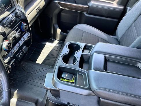 Used 2021 Chevrolet Silverado 1500 LT AWD/4WD image 16