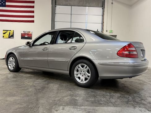 Used 2006 Mercedes-Benz E 350 4MATIC Sedan image 5