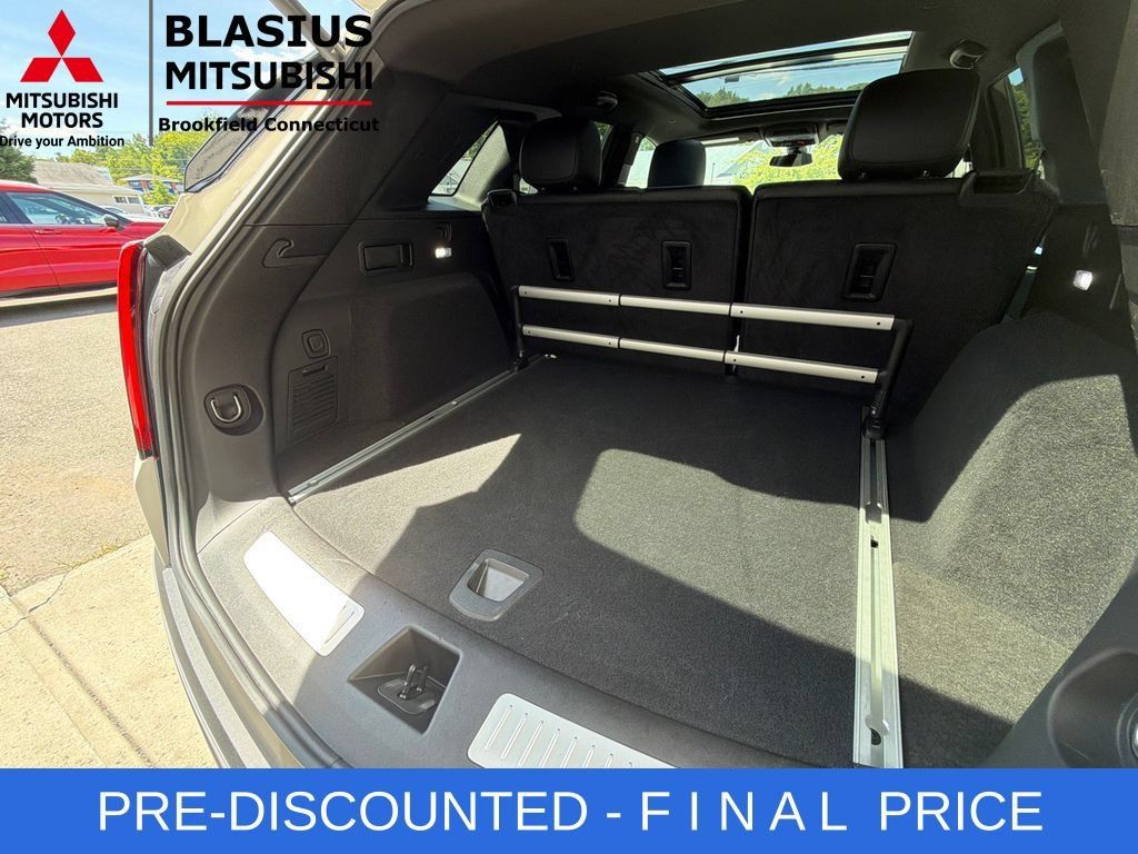 Used 2025 Cadillac XT5 Premium Luxury AWD/4WD image 59
