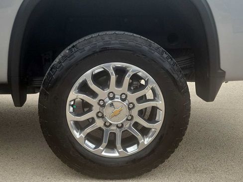Used 2025 Chevrolet Silverado 2500 LTZ w/ LTZ Convenience Package AWD/4WD image 12