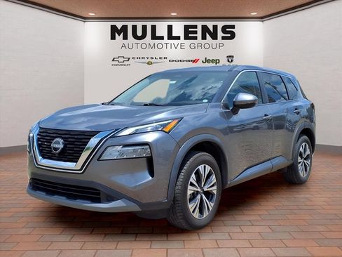 Used 2022 Nissan Rogue SV FWD image 1