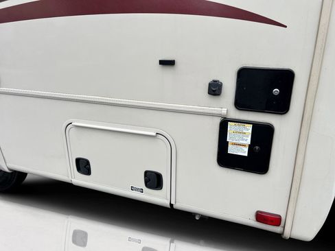 Used 2015 Mercedes-Benz Sprinter 3500 image 41