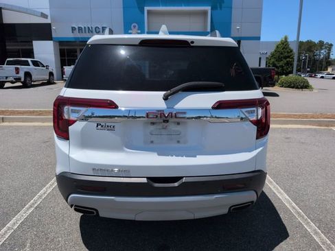 Used 2021 GMC Acadia SLT w/ LPO, Cargo Package FWD image 4