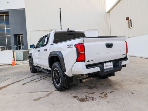 Used 2024 Toyota Tacoma TRD Off-Road image 9