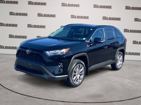 Used 2023 Toyota RAV4 XLE Premium image 1
