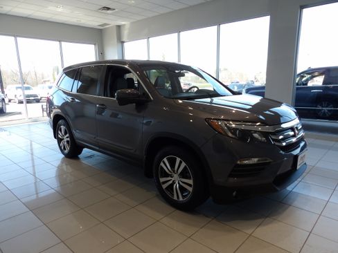 Used 2017 Honda Pilot EX-L image 3