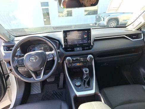 Used 2022 Toyota RAV4 Limited image 20