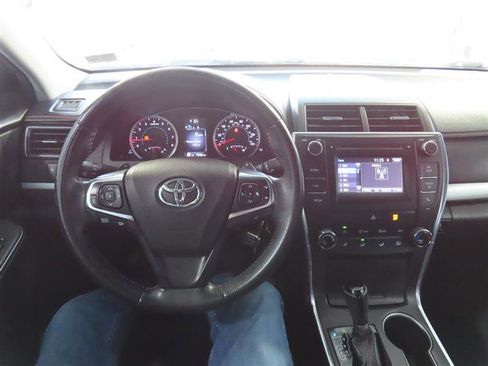 Used 2017 Toyota Camry SE FWD image 13