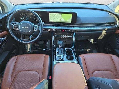 Used 2022 Kia Carnival SX Prestige image 9