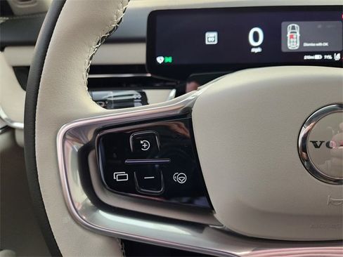 New 2025 Volvo EX90 Plus image 26