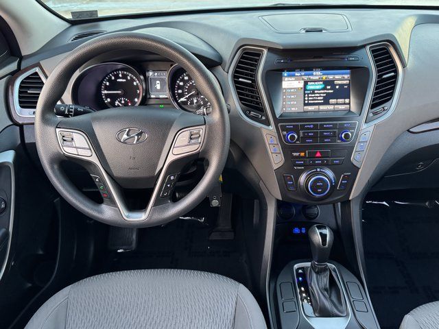Used 2017 Hyundai Santa Fe SE AWD/4WD image 12