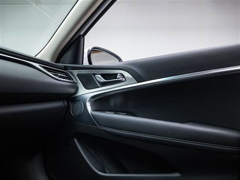 New 2026 Genesis G70 2.5T Prestige image 25