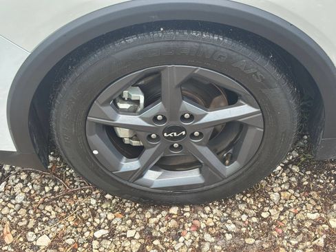 Used 2025 Kia K4 FWD image 32