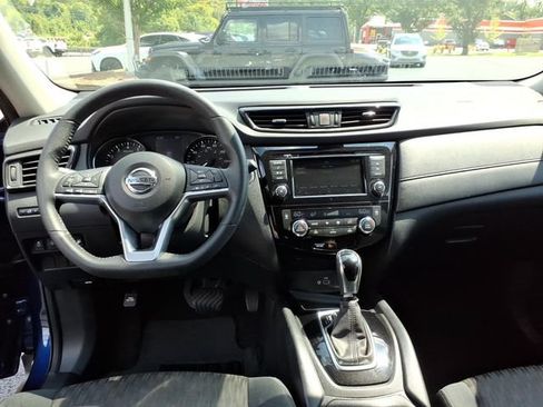 Used 2019 Nissan Rogue SV FWD image 7