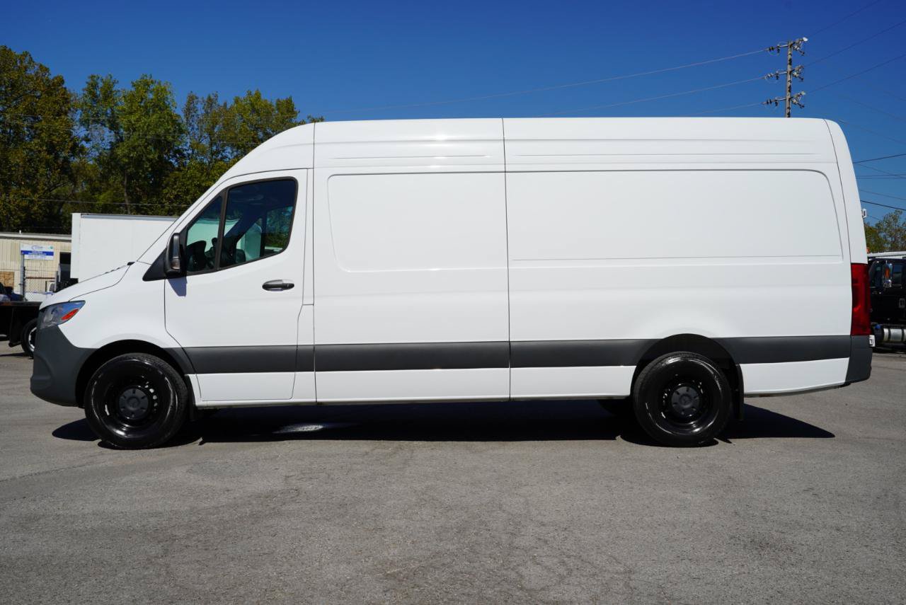 Used 2025 Mercedes-Benz Sprinter 2500 image 5