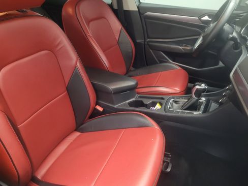 Used 2022 Volkswagen Jetta SE w/ Panoramic Sunroof Package FWD image 21